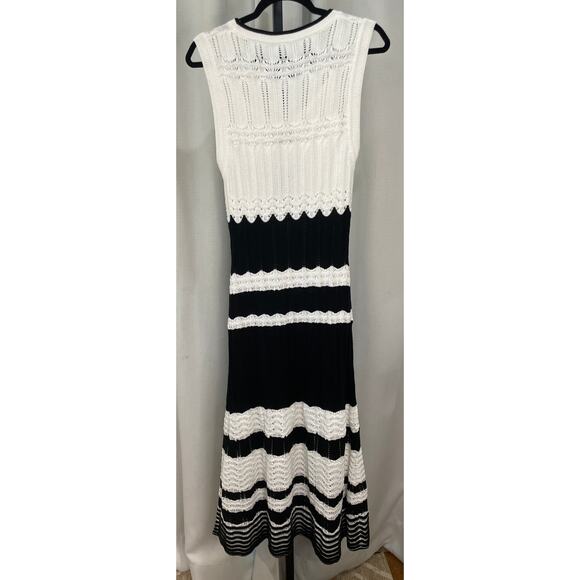 Luxely Mesa Sweater Dress Ivory Black Sz Medium NWT Contemporary Crochet Pattern - Picture 8 of 12